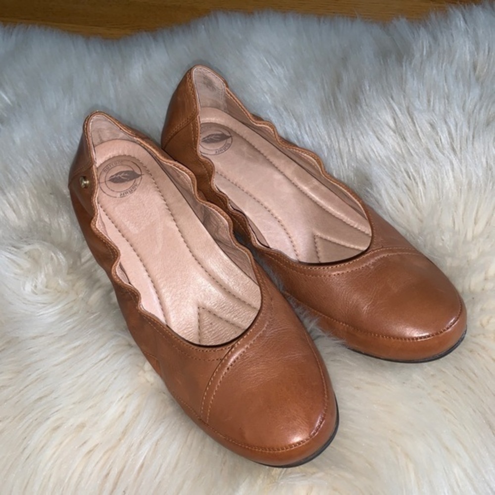 Nurture brown leather comfort wedges size 10